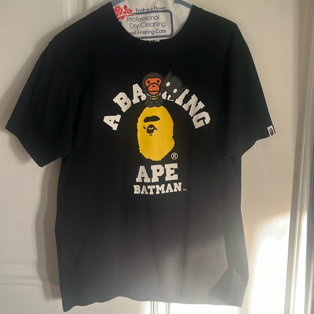 Men’s A bathing ape DC Batman  Tshirt. Size medium. Excellent used condition